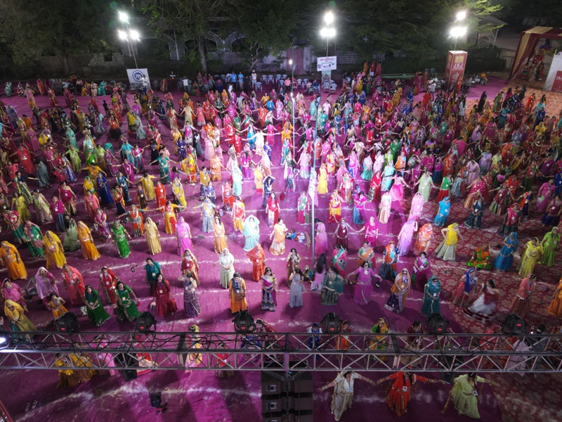 Six thousand women, girls make world record with traditional dance in northern India’s ‘Pink city’