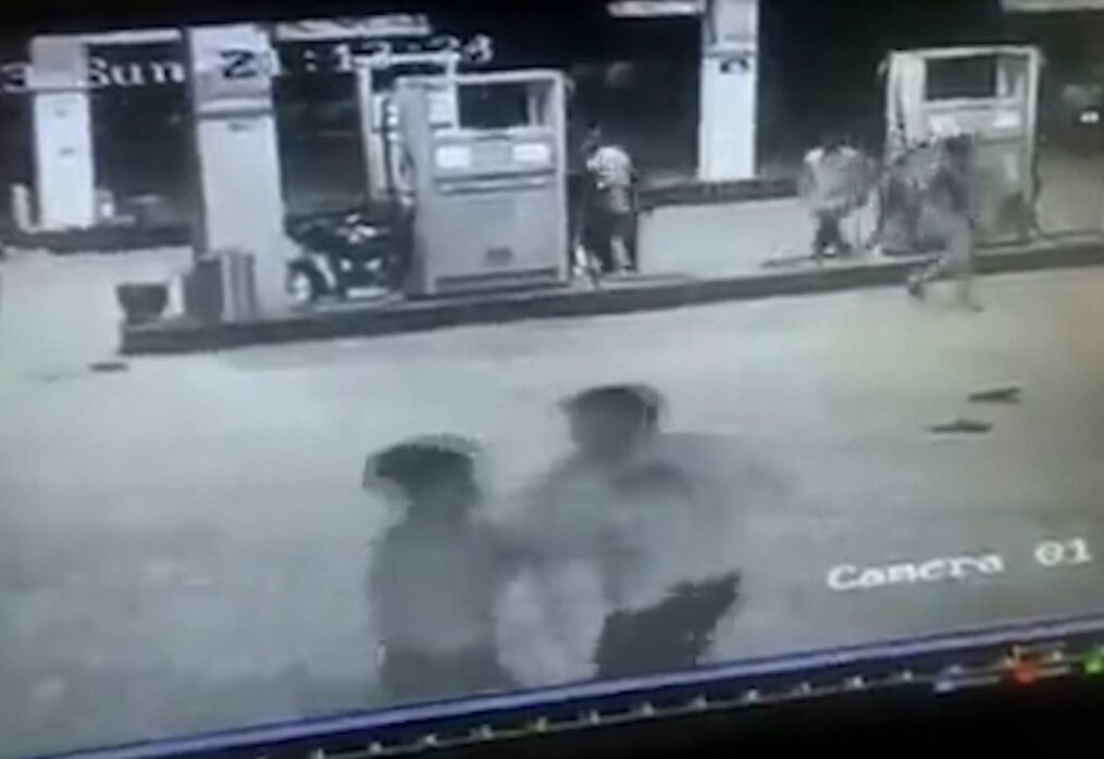 Miscreants wrecks havoc in petrol pump, salesman got beaten up in northern India
