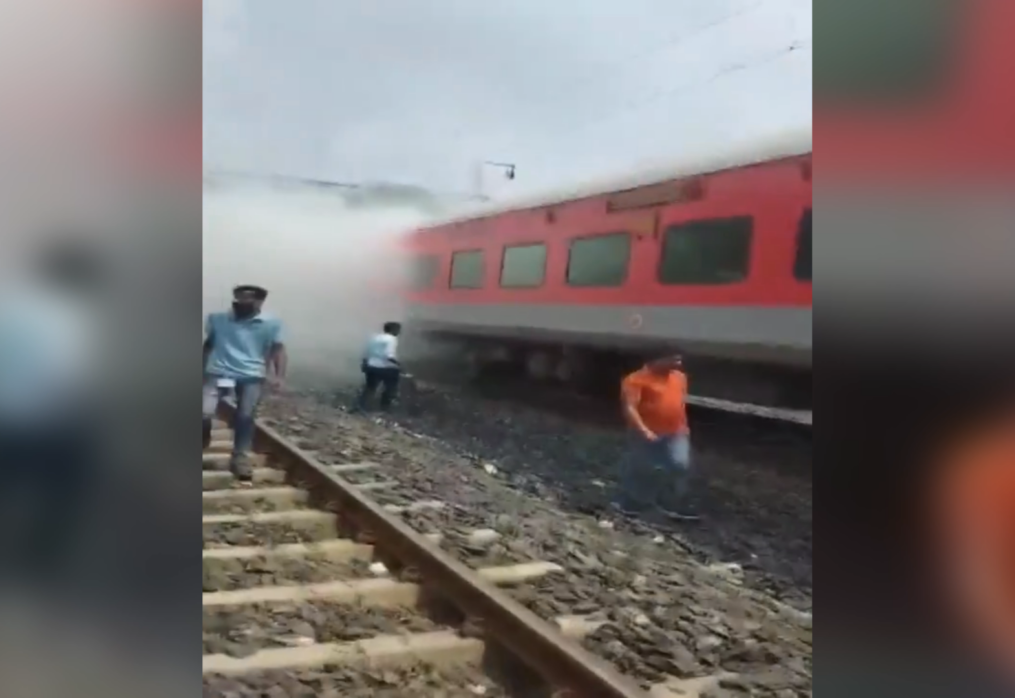 Alarming! Smoke along with sparks erupts from train in central India
